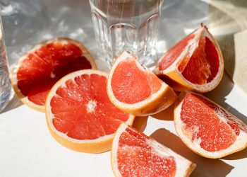 Grapefruit Diet Plan: Benefits and Disadvantages