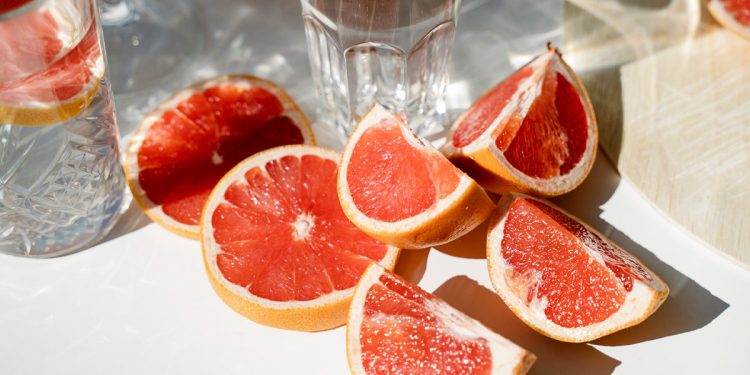 Grapefruit Diet Plan: Benefits and Disadvantages
